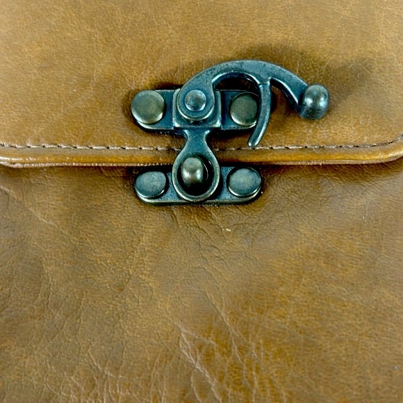 Via Moda Small Crossbody Clutch Festival Pouch Zipper Pockets Brass Spin Closure - Picture 9 of 12